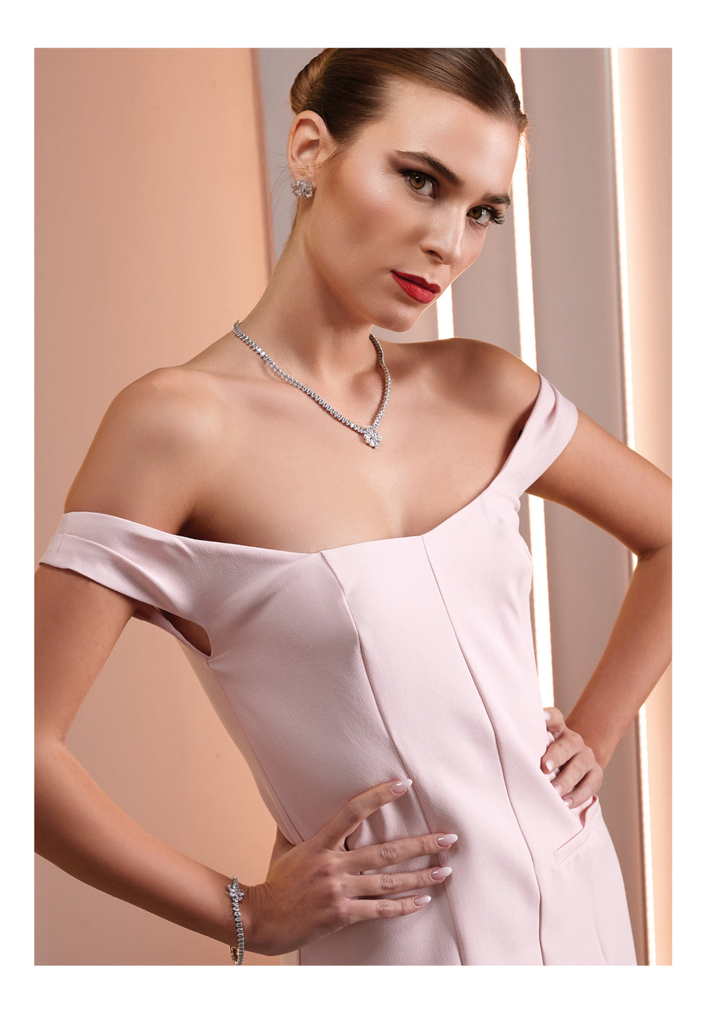 COLLANA RODIATA CON PERLE E CUBIC ZIRCONIA