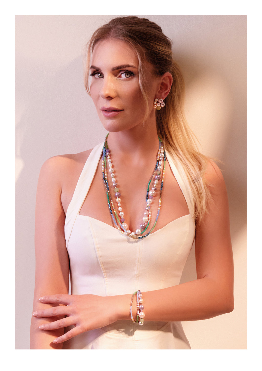 BRACCIALE CON PERLE GIADA SODALITE E CRISTALLI